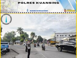 Satlantas Polres Kuansing Melaksanakan Pengaturan Lalu Lintas Pagi dalam Rangka Operasi Patuh Lancang Kuning 2025