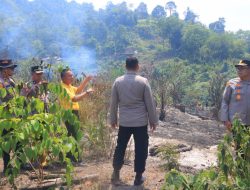 Kapolres Kampar Tinjau Lokasi Karhutla di Perbatasan 50 Kota, Api Berhasil Dipadamkan!