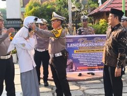 DIRLANTAS POLDA RIAU PIMPIN LANGSUNG KEGIATAN POLICE GOES TO SCHOOL DAN GREEN POLICING DI SMK MUHAMMADIYAH 1 PEKANBARU