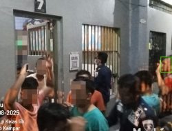 CEGAH GANGGUAN KAMTIB : LAPAS BANGKINANG GELAR RAZIA INSIDENTIL BERSAMA TNI-POLRI