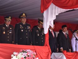 Bangkinang Kibarkan Semangat Persatuan, Kapolres Kampar Hadiri Upacara Detik-Detik Proklamasi HUT RI ke-80.