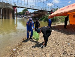 Waka Polda Riau Pimpin Patroli dan Aksi Bersih-Bersih di Tepian Narosa Teluk Kuantan