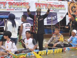 Melly Mike, Kapolda Riau dan Dikha Jajal Pacu Jalur