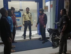 “Malam Aman di Tapung Berkat ‘Tim Raga’, Kapolsek Pimpin Patroli Humanis, Sambangi Warga, Ingatkan Jaga Kamtibmas, Cegah Kriminalitas!”