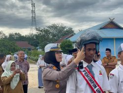 “Police Goes to School di SMK N 1 Kuok, Satlantas Polres Kampar ‘Tanamkan’ Kesadaran Berlalu Lintas & Green Policing, Kapolres: ‘Investasi Masa Depan!’ “