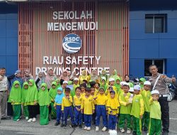 Polda Riau Gelar “Polisi Sahabat Anak & Green Policing” Dukung Operasi Zebra Lancang Kuning 2025 di Taman Lalu Lintas Rumbai
