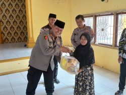 Jumat Barokah Polsek Kampar, AKP Asdisyah : Berbagi Bukan Karena Kaya, Kita Tahu Rasanya Tak Punya Apa-Apa