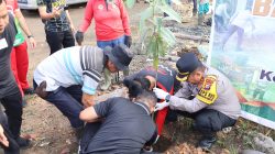 Polres Pelalawan dan Stakeholder Gotong Royong Bersih-Bersih, Tunjukkan Solidaritas