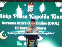 Perkuat Kamtibmas di Bulan Suci, Kapolda Riau Buka Bareng Ojol dan Mahasiswa