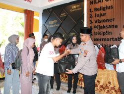 Polresta Pekanbaru Gandeng Mahasiswa UNILAK, Tebar Takjil dan Pererat Silaturahmi di Bulan Ramadan