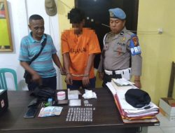Polsek XIII Koto Kampar Berantas Narkoba, Pengedar Sabu Dikebun Sawit Diringkus – Ditemukan 55 Paket Sabu Dan Barang Bukti Beragam