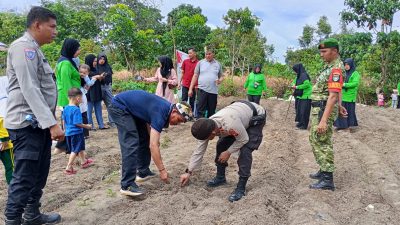 Polsek Kampar dan Masyarakat Bersinergi Dukung Ketahanan Pangan, Indonesia Perkuat Langkah Menuju Swasembada Pangan 2026